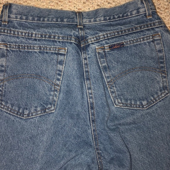 Vintage Mom Jeans - Picture 2 of 3